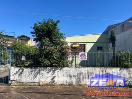 Casa antiga com excelente preço e bem localizado