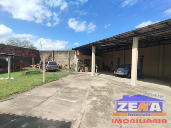 Excelente casa com amplo terreno e grande potencial comercial!