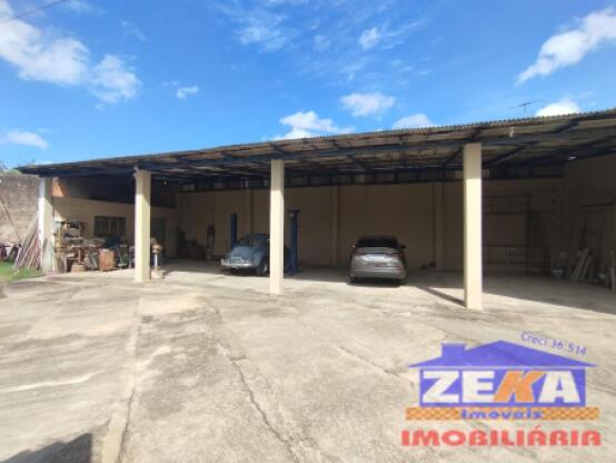 Excelente casa com amplo terreno e grande potencial comercial!