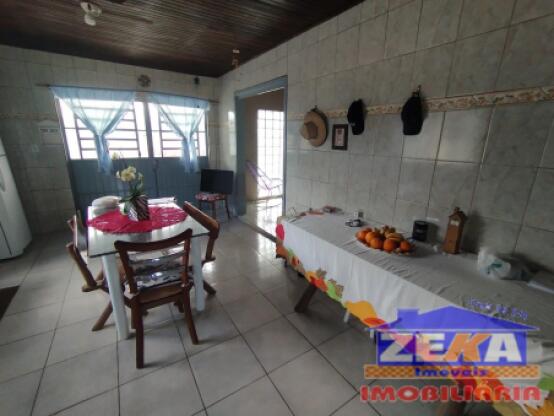 Excelente casa com amplo terreno e grande potencial comercial!