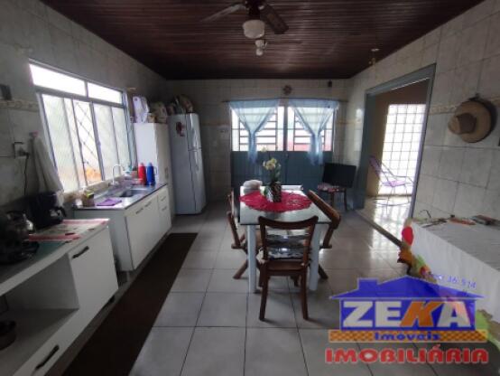 Excelente casa com amplo terreno e grande potencial comercial!