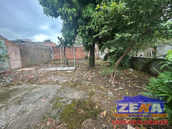 Terreno com Casa Antiga à Venda – Excelente Localização!