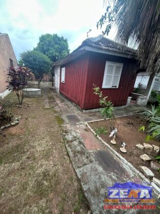 Terreno com Casa Antiga à Venda – Excelente Localização!