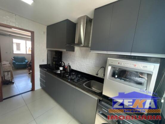 Apartamento 2 dormitórios Morada I reformado e semimobiliado - com vaga de estacionamento