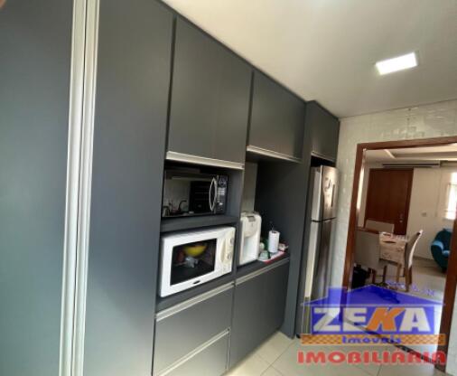 Apartamento 2 dormitórios Morada I reformado e semimobiliado - com vaga de estacionamento